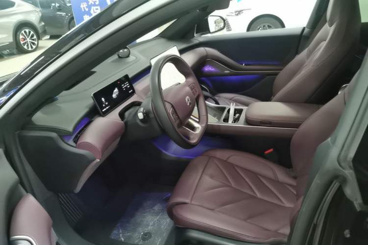 Used Nio ET5T 2025 75 kWh Touring Left Front Seat