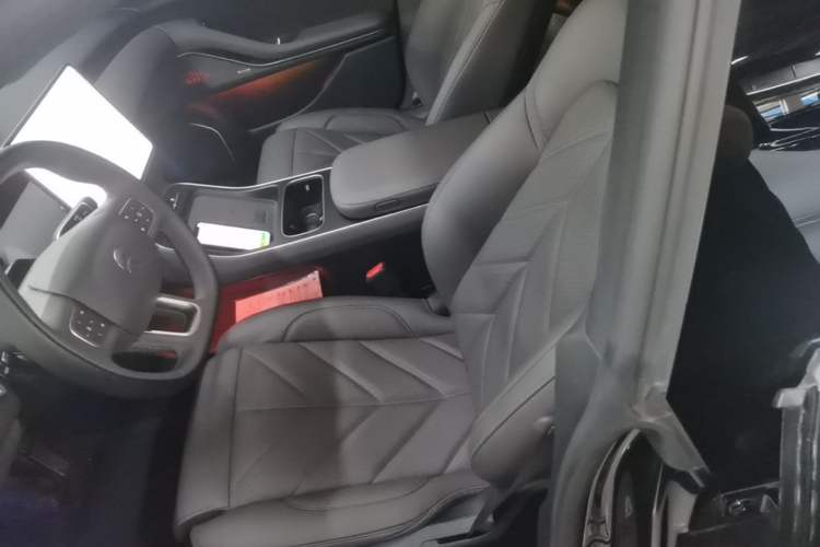 Used Nio ET5T 2025 75 kWh Touring Left Front Seat