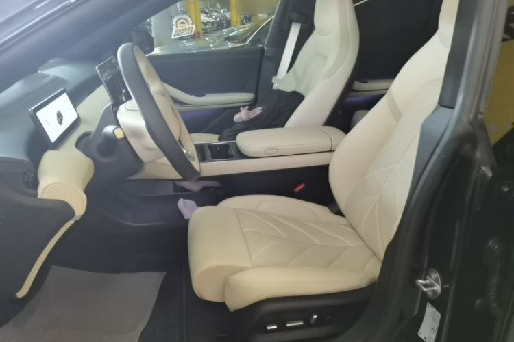 Used Nio ET5T 2025 75 kWh Touring Left Front Seat