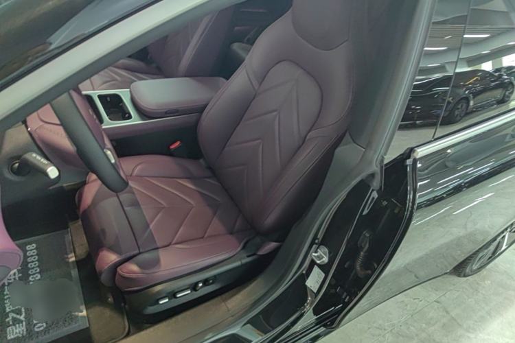 Used Nio ET5T 2025 75 kWh Touring Left Front Seat