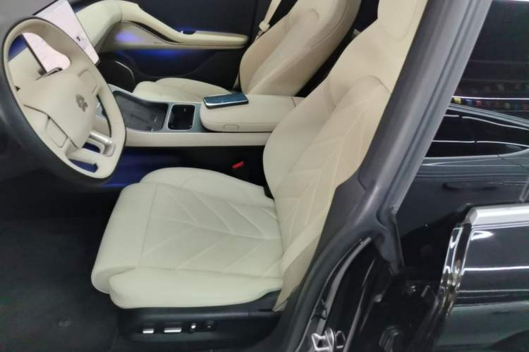 Used Nio ET5T 2025 75 kWh Touring Left Front Seat