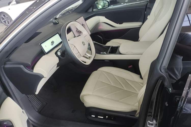 Used Nio ET5T 2025 75 kWh Touring Left Front Seat