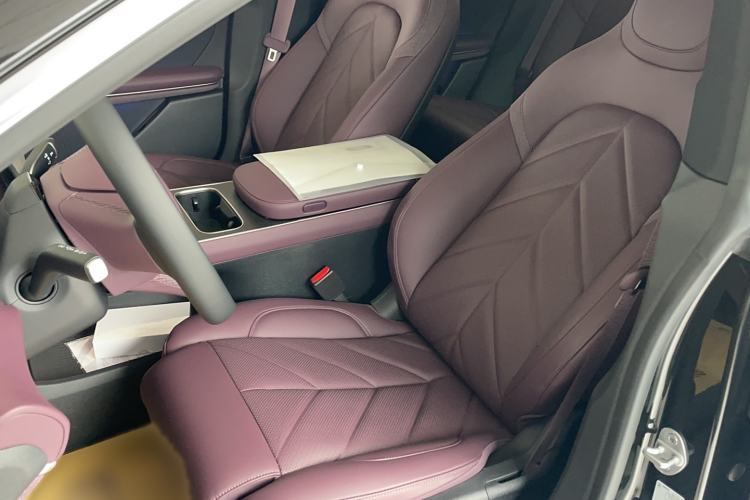 Used Nio ET5T 2025 75 kWh Touring Left Front Seat