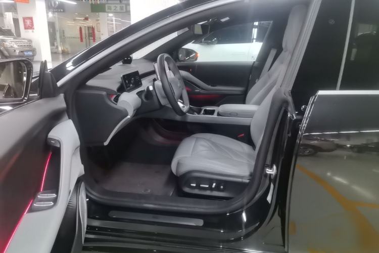 Used Nio ET5T 2025 75 kWh Touring Left Front Seat