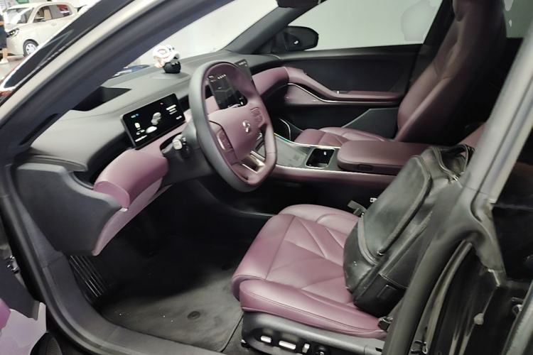 Used Nio ET5T 2025 75 kWh Touring Left Front Seat