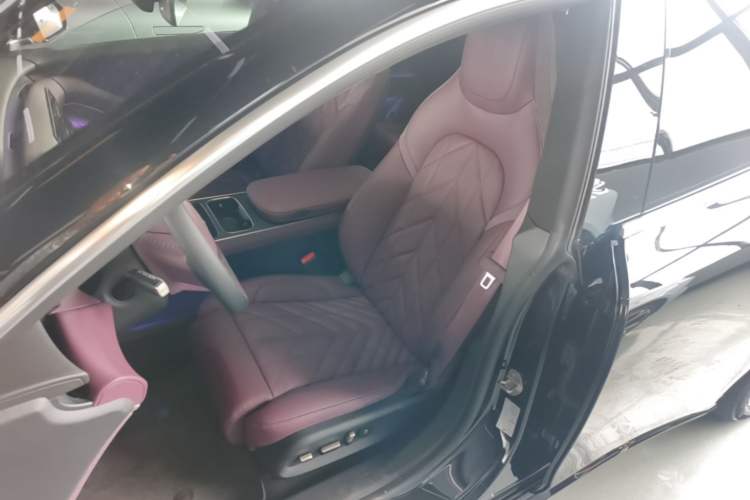 Used Nio ET5T 2025 75 kWh Touring Left Front Seat