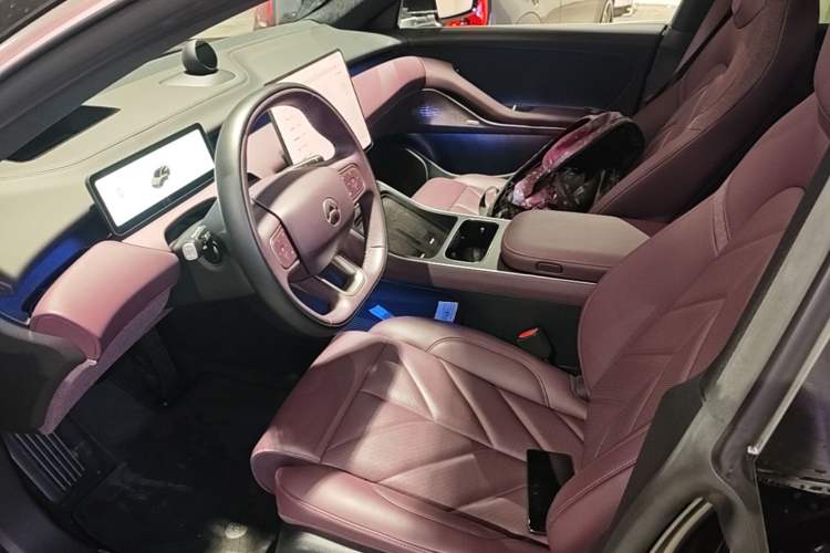 Used Nio ET5T 2025 75 kWh Touring Left Front Seat