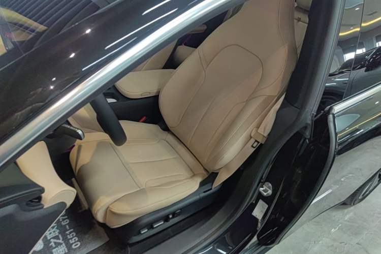 Used Nio ET5T 2025 75 kWh Touring Left Front Seat