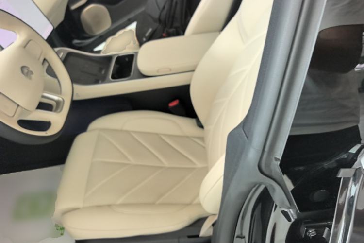 Used Nio ET5T 2025 75 kWh Touring Left Front Seat