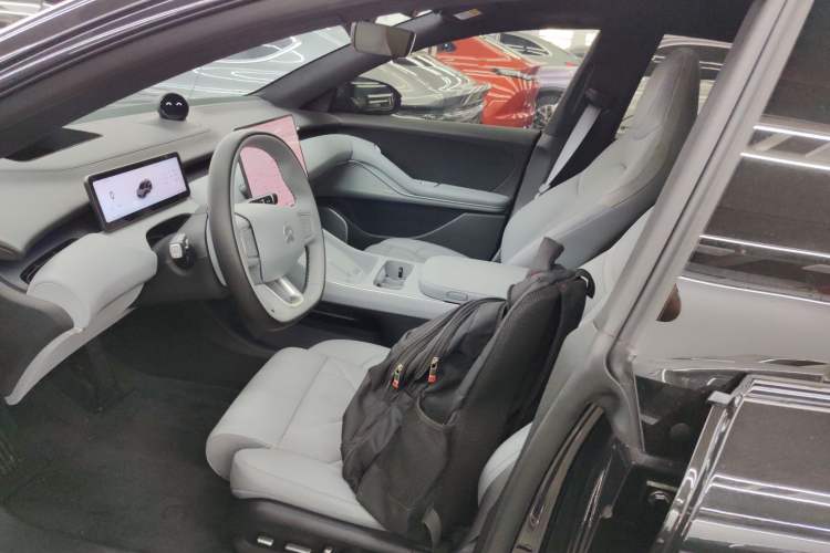 Used Nio ET5T 2025 75 kWh Touring Left Front Seat