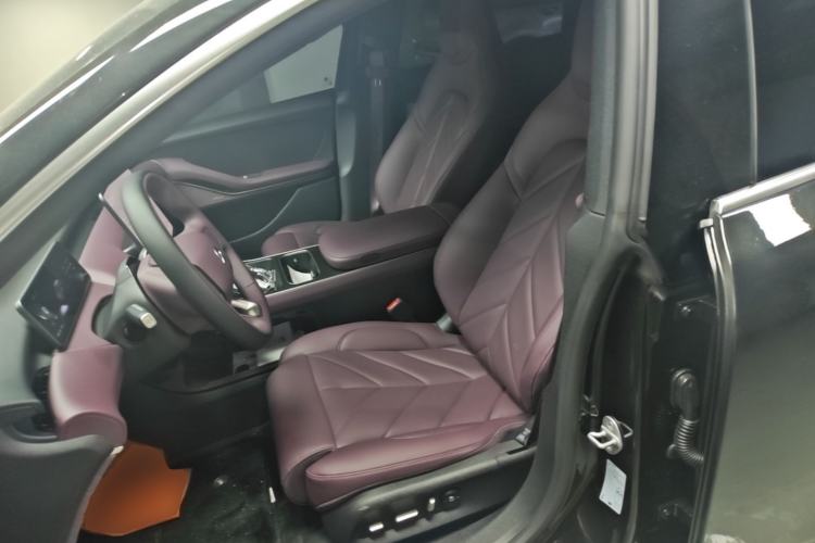 Used Nio ET5T 2025 75 kWh Touring Left Front Seat