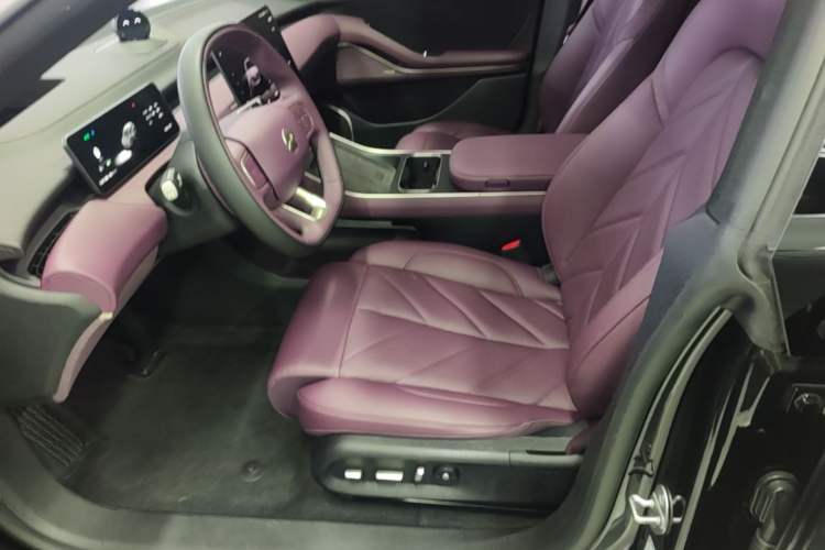 Used Nio ET5T 2025 75 kWh Touring Left Front Seat