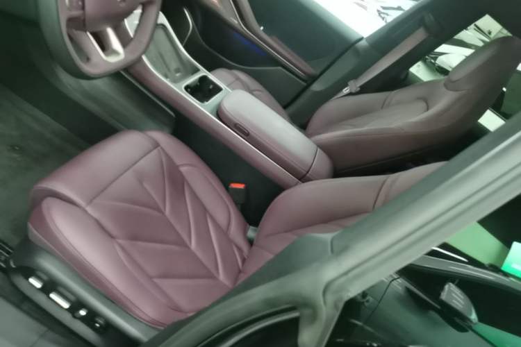 Used Nio ET5T 2025 75 kWh Touring Left Front Seat