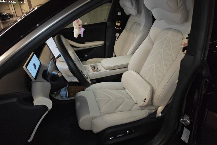 Used Nio ET5T 2025 75 kWh Touring Left Front Seat