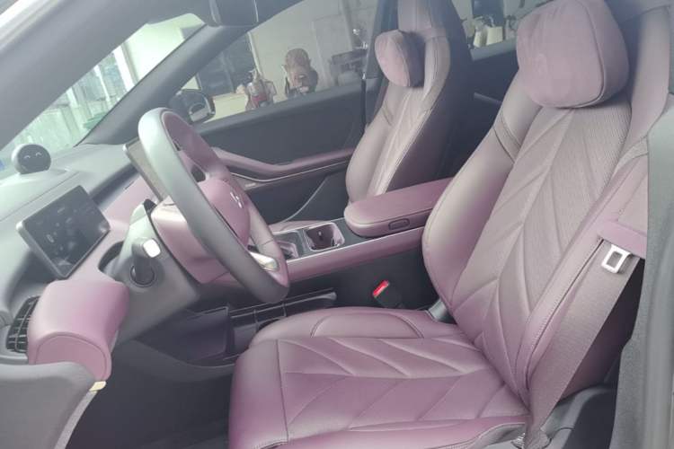 Used Nio ET5T 2025 75 kWh Touring Left Front Seat