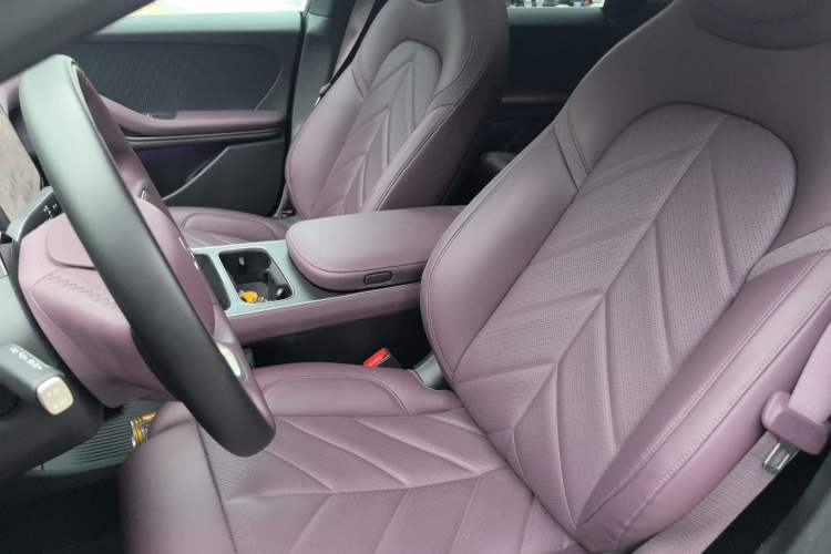 Used Nio ET5T 2025 75 kWh Touring Left Front Seat