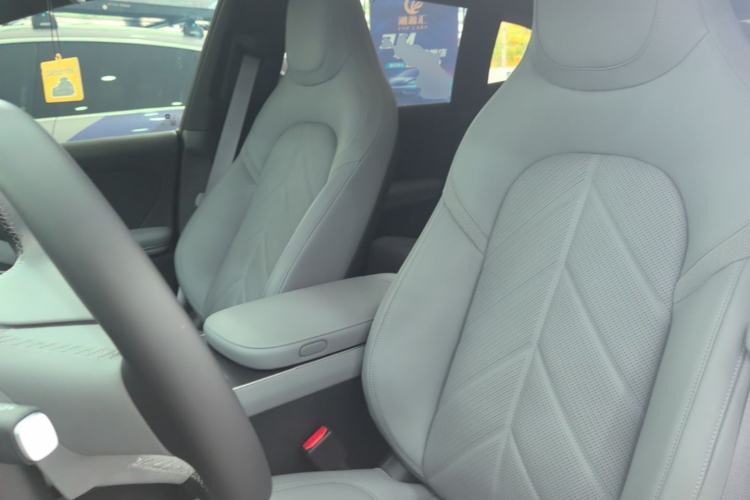 Used Nio ET5T 2025 75 kWh Touring Left Front Seat