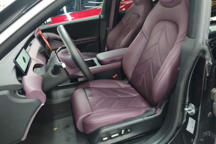 Used Nio ET5T 2025 75 kWh Touring Left Front Seat
