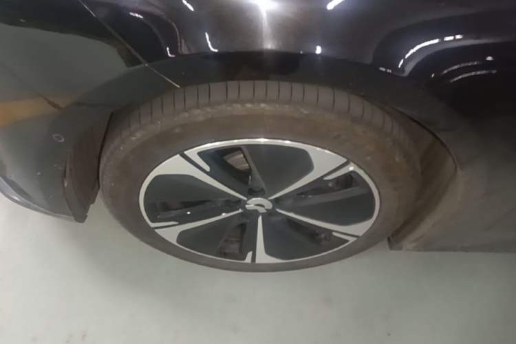 Used Nio ET5T 2025 75 kWh Touring Left Front Wheel Hub