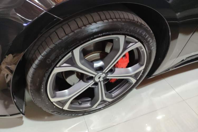 Used Nio ET5T 2025 75 kWh Touring Left Front Wheel Hub