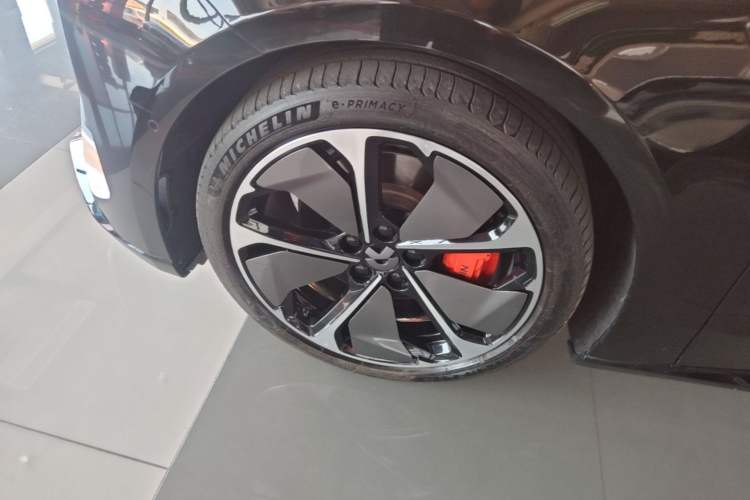 Used Nio ET5T 2025 75 kWh Touring Left Front Wheel Hub