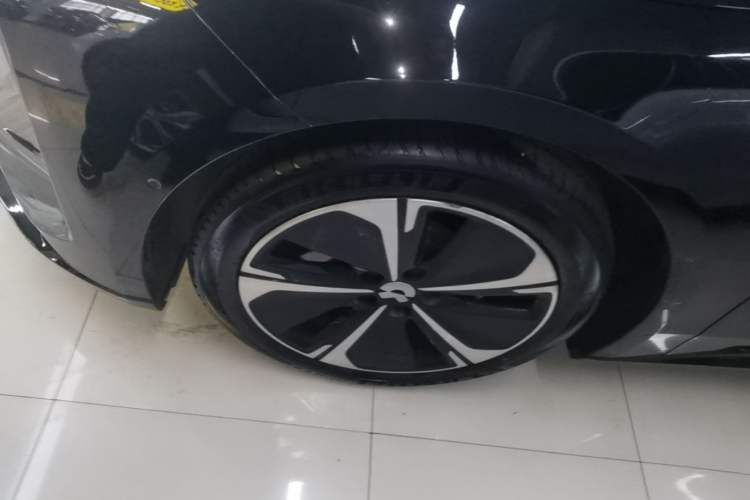 Used Nio ET5T 2025 75 kWh Touring Left Front Wheel Hub