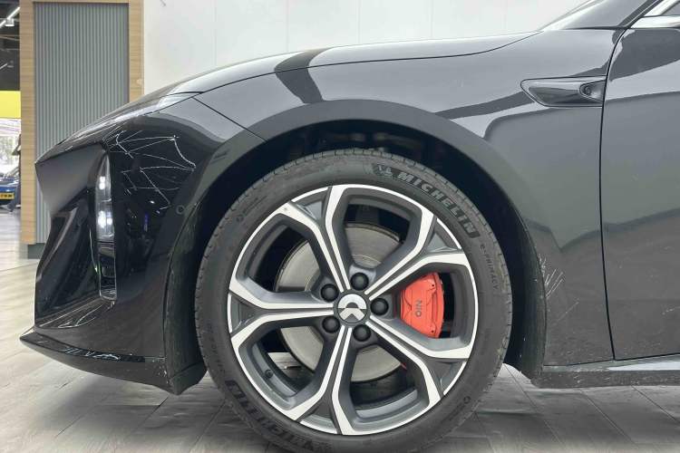 Used Nio ET5T 2025 75 kWh Touring Left Front Wheel Hub