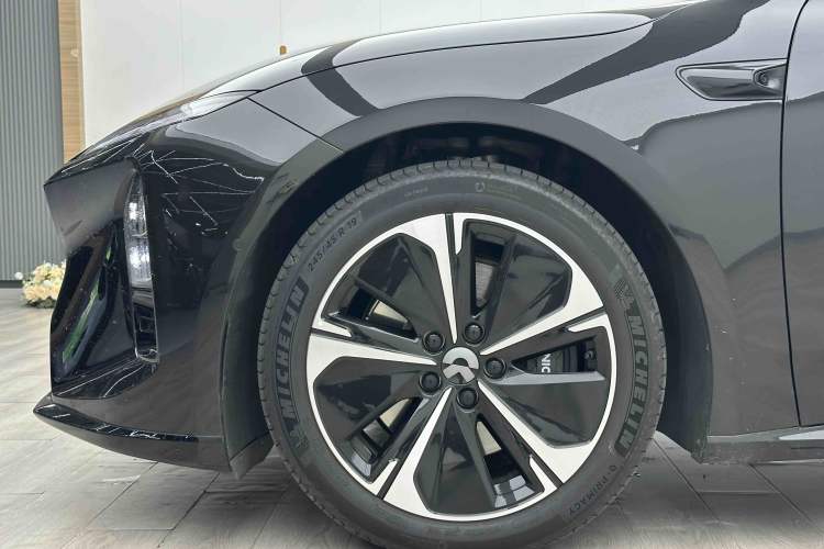 Used Nio ET5T 2025 75 kWh Touring Left Front Wheel Hub