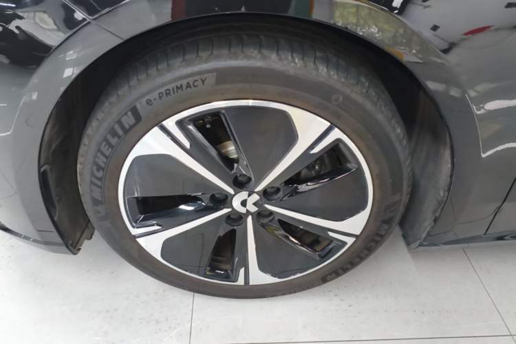 Used Nio ET5T 2025 75 kWh Touring Left Front Wheel Hub