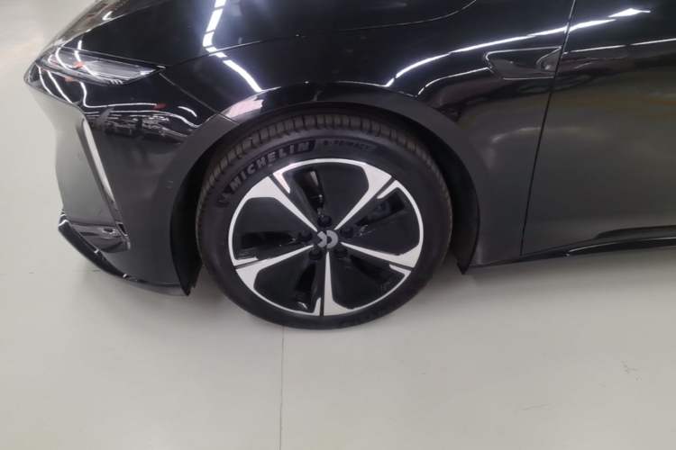 Used Nio ET5T 2025 75 kWh Touring Left Front Wheel Hub