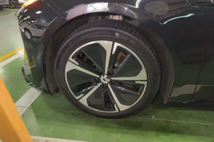 Used Nio ET5T 2025 75 kWh Touring Left Front Wheel Hub