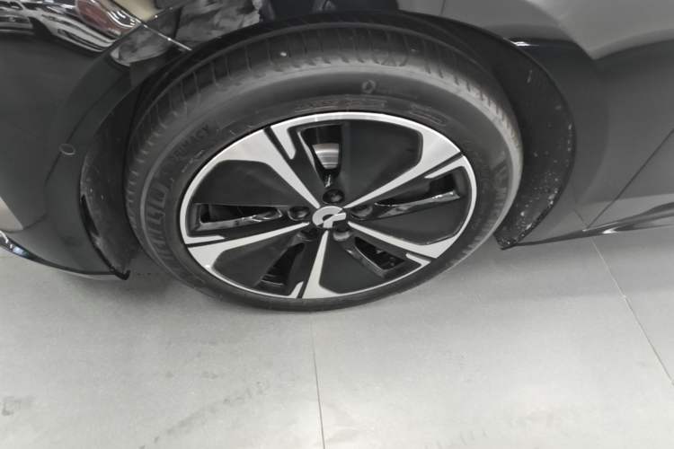 Used Nio ET5T 2025 75 kWh Touring Left Front Wheel Hub