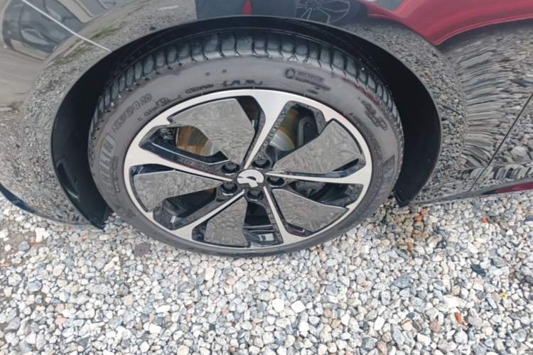 Used Nio ET5T 2025 75 kWh Touring Left Front Wheel Hub