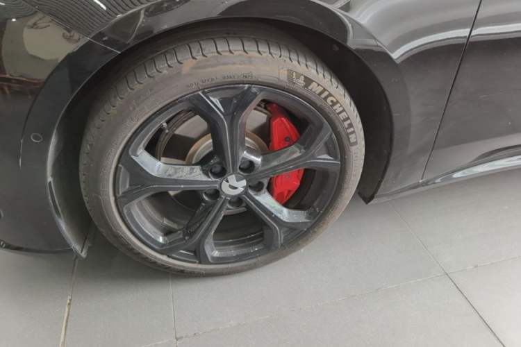 Used Nio ET5T 2025 75 kWh Touring Left Front Wheel Hub