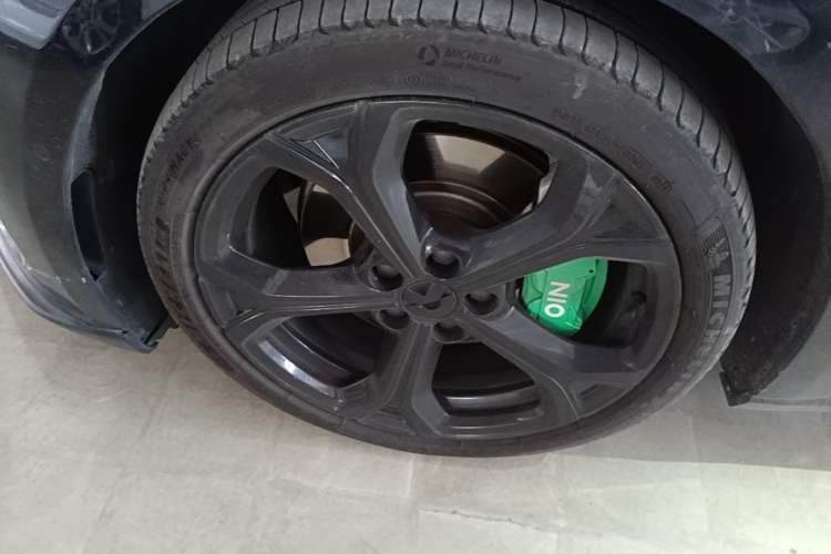 Used Nio ET5T 2025 75 kWh Touring Left Front Wheel Hub