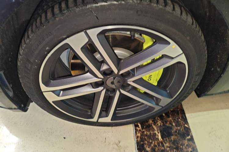 Used Nio ET5T 2025 Model Champion Commemorative Edition, 75kWh Touring Left Front Wheel Hub