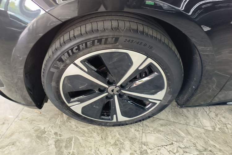Used Nio ET5T 2025 75 kWh Touring Left Front Wheel Hub