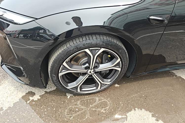 Used Nio ET5T 2025 75 kWh Touring Left Front Wheel Hub