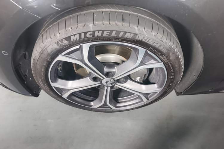 Used Nio ET5T 2025 75 kWh Touring Left Front Wheel Hub