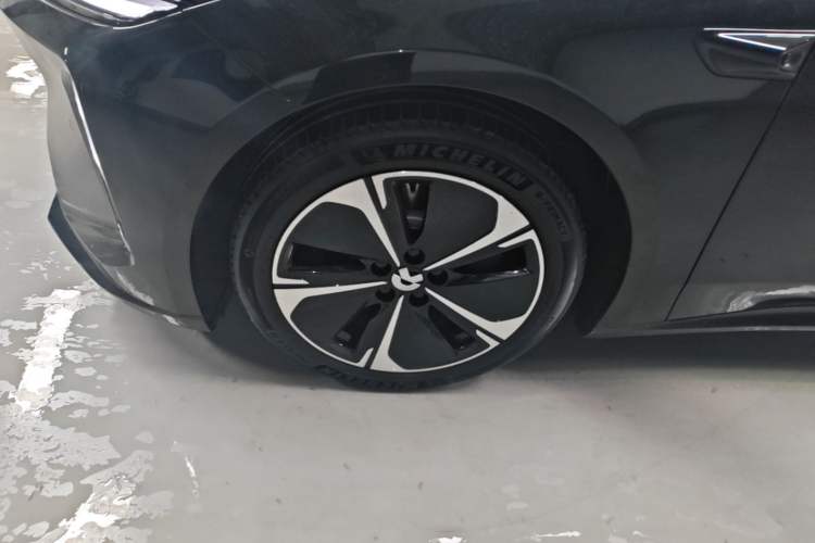 Used Nio ET5T 2025 75 kWh Touring Left Front Wheel Hub