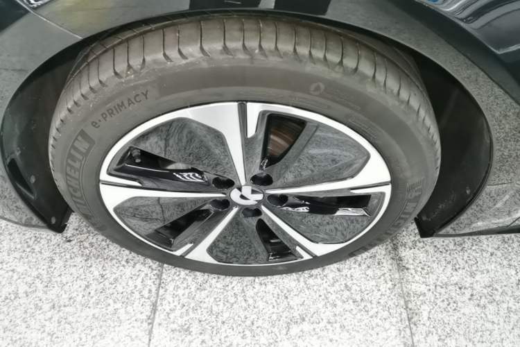 Used Nio ET5T 2025 75 kWh Touring Left Front Wheel Hub