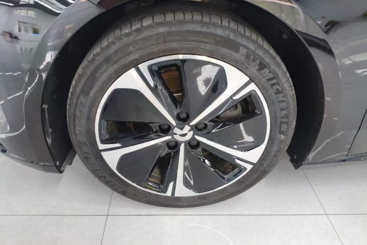 Used Nio ET5T 2025 75 kWh Touring Left Front Wheel Hub