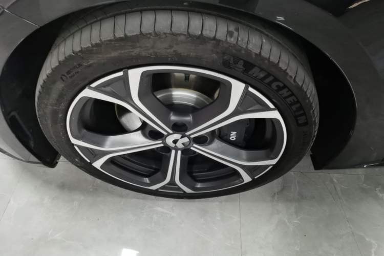 Used Nio ET5T 2025 75 kWh Touring Left Front Wheel Hub
