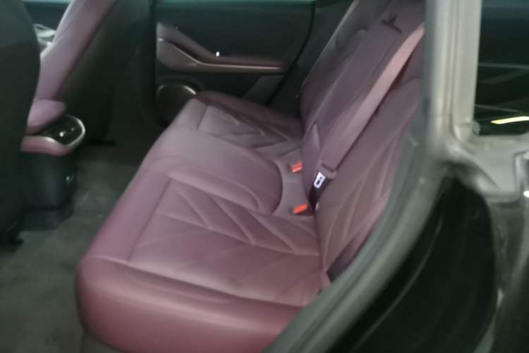 Used Nio ET5T 2025 75 kWh Touring Left Rear Seat