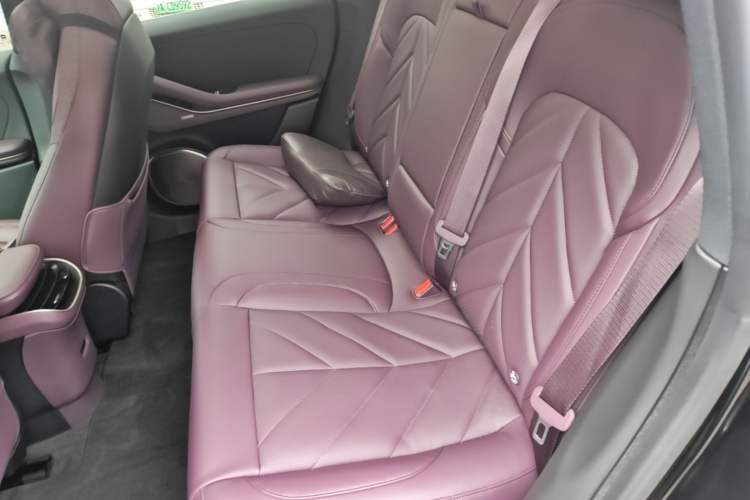 Used Nio ET5T 2025 75 kWh Touring Left Rear Seat