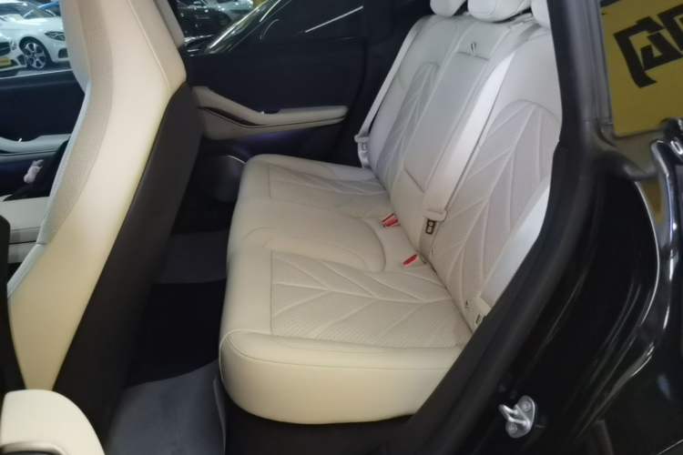 Used Nio ET5T 2025 75 kWh Touring Left Rear Seat