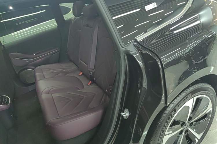 Used Nio ET5T 2025 75 kWh Touring Left Rear Seat