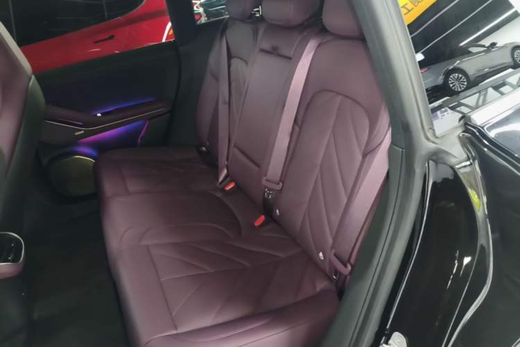 Used Nio ET5T 2025 75 kWh Touring Left Rear Seat