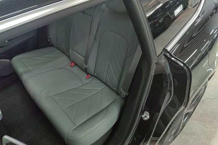 Used Nio ET5T 2025 75 kWh Touring Left Rear Seat