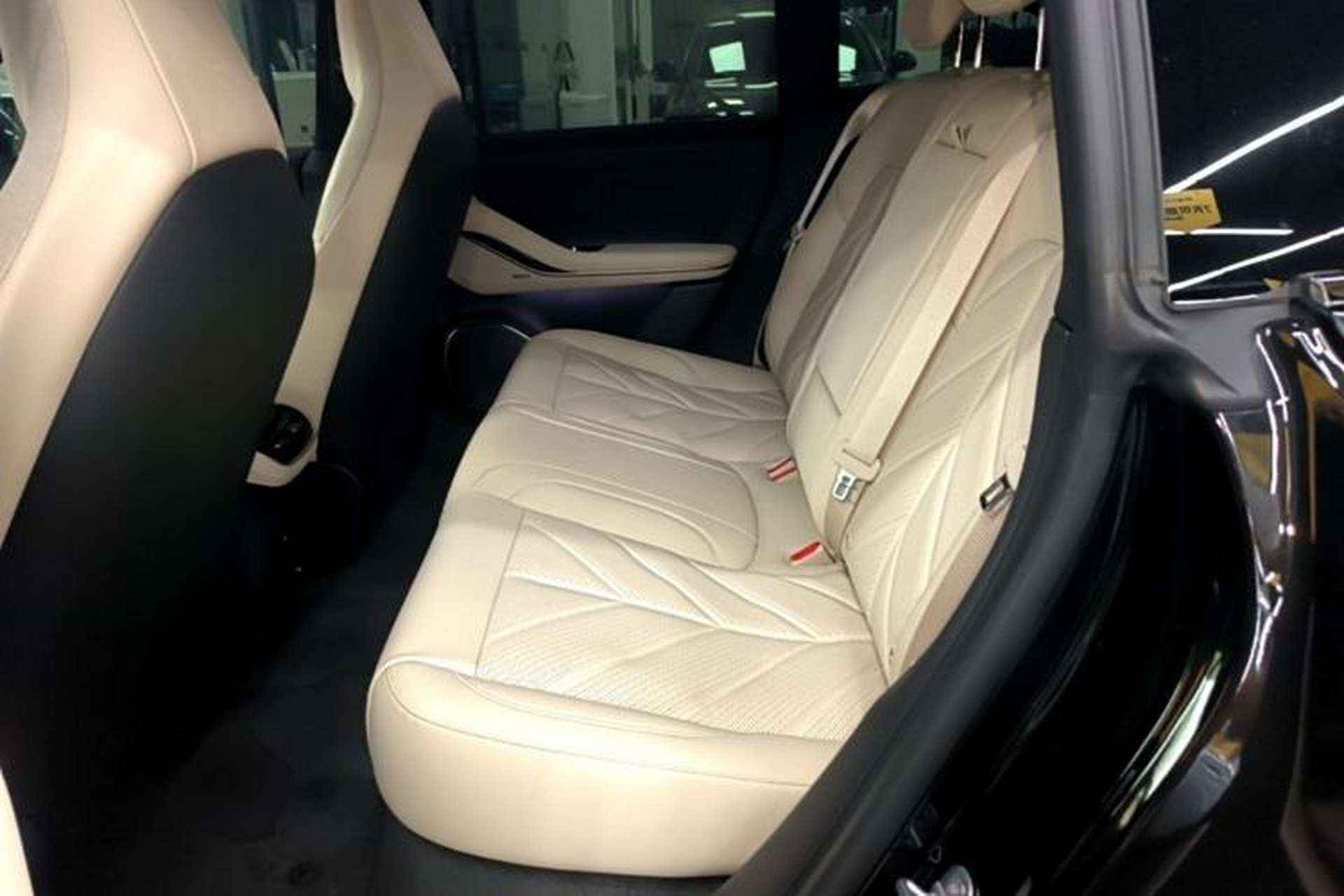 Used Nio ET5T 2025 75 kWh Touring Left Rear Seat